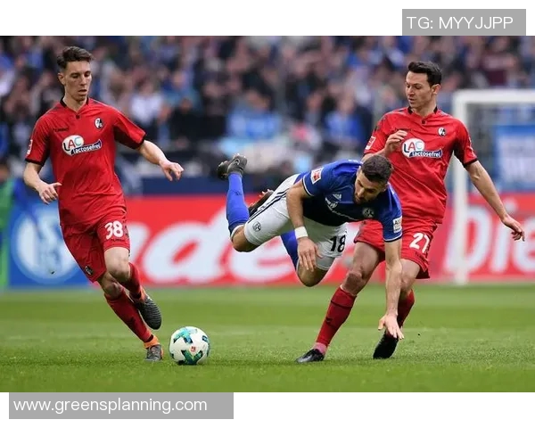 弗莱堡主场击败法兰克福，豪取胜利势不可挡