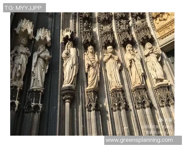 科隆凭借团队合作与拼搏精神，险胜乌尔姆，展现出强大实力和不屈精神