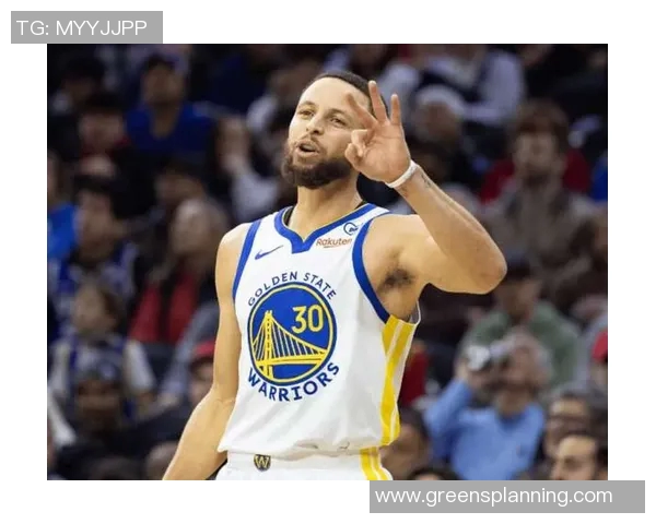 勇士取得四连胜！库里火热手感狂砍30分，点燃全场激情